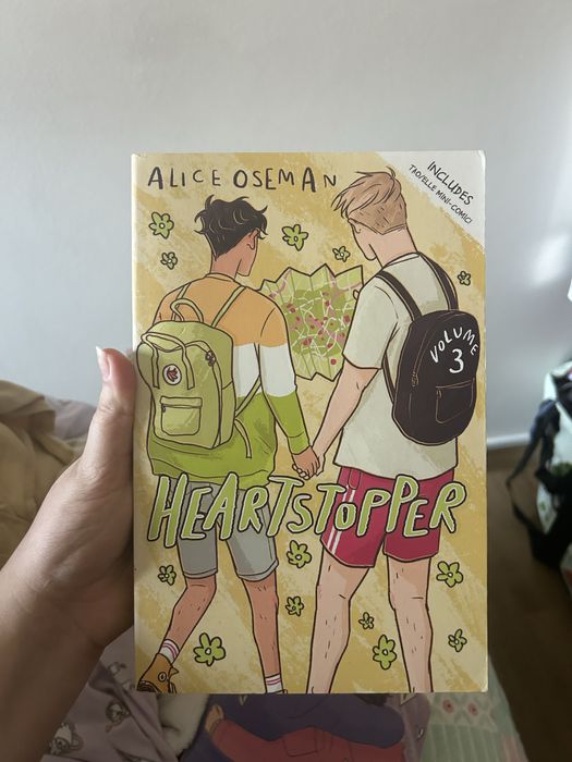 Heartstopper volumes 1 - 4