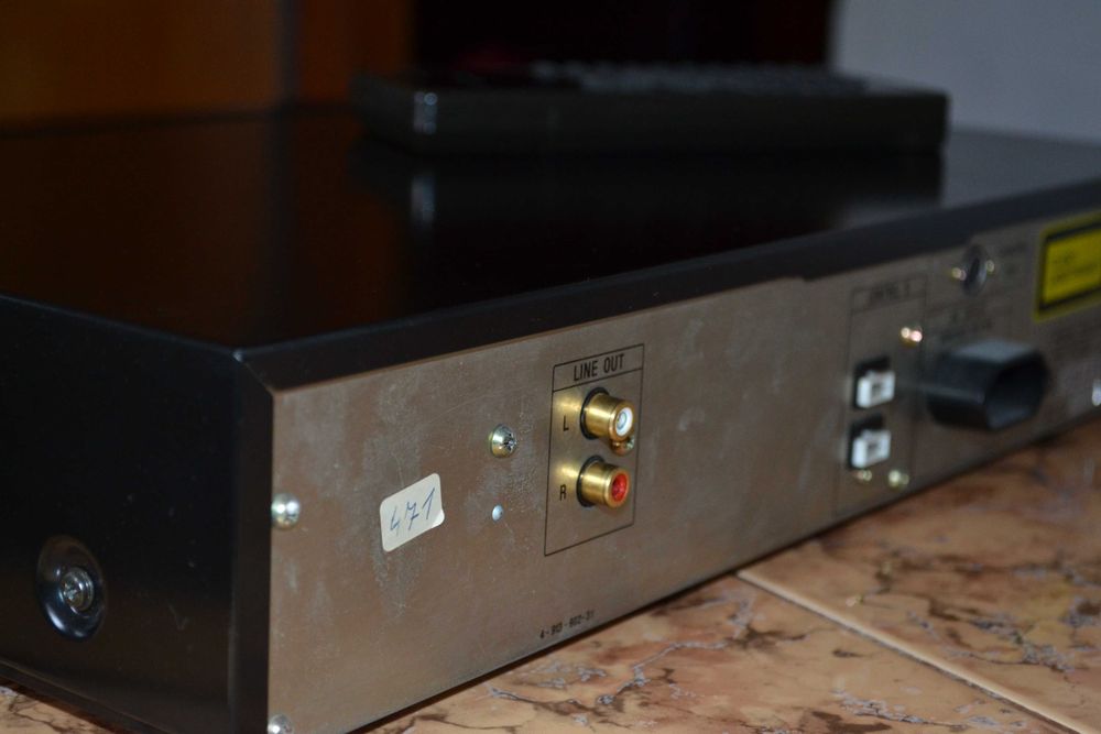 Odtwarzacz Cd SONY cdp 203 ES oryginalny pilot jak nowy