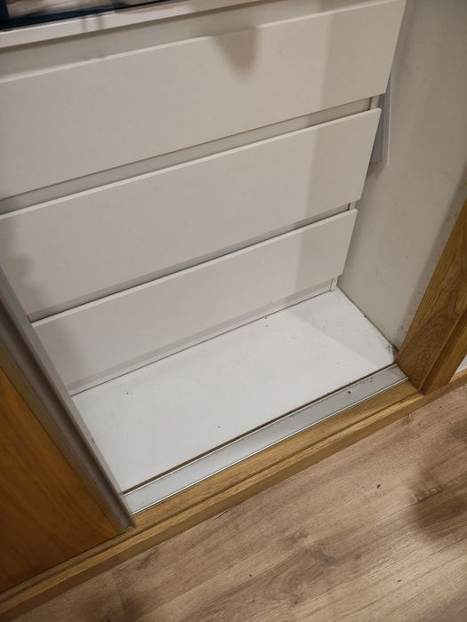 Cómoda com 3 gavetas