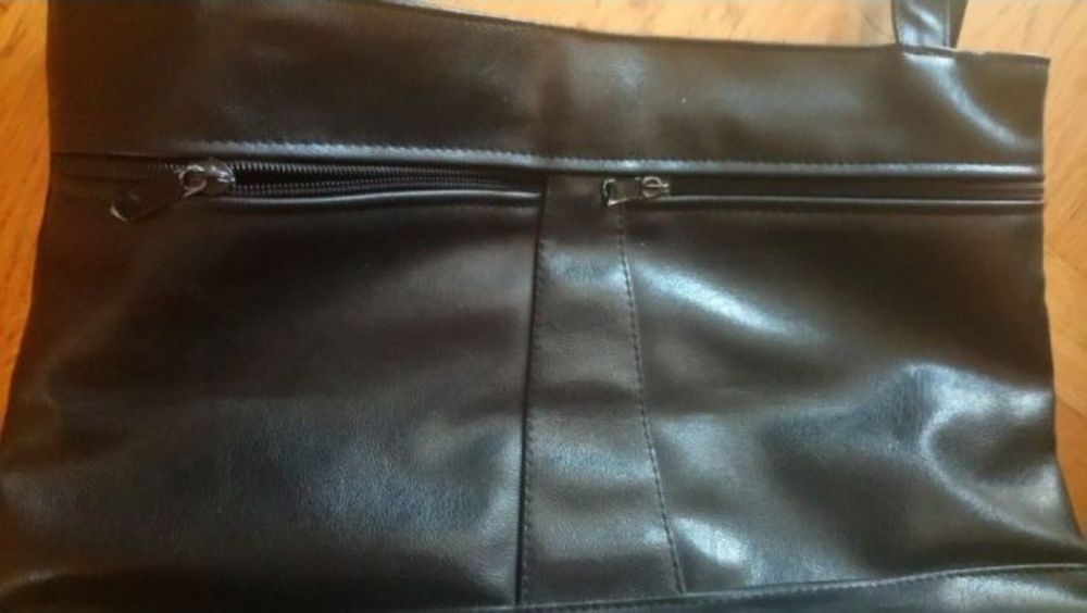 Czarna torebka na ramię