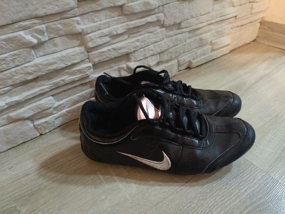 Buty Nike ze skórki roz 38.5