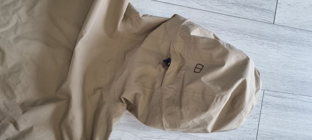 Berghaus  M.         .