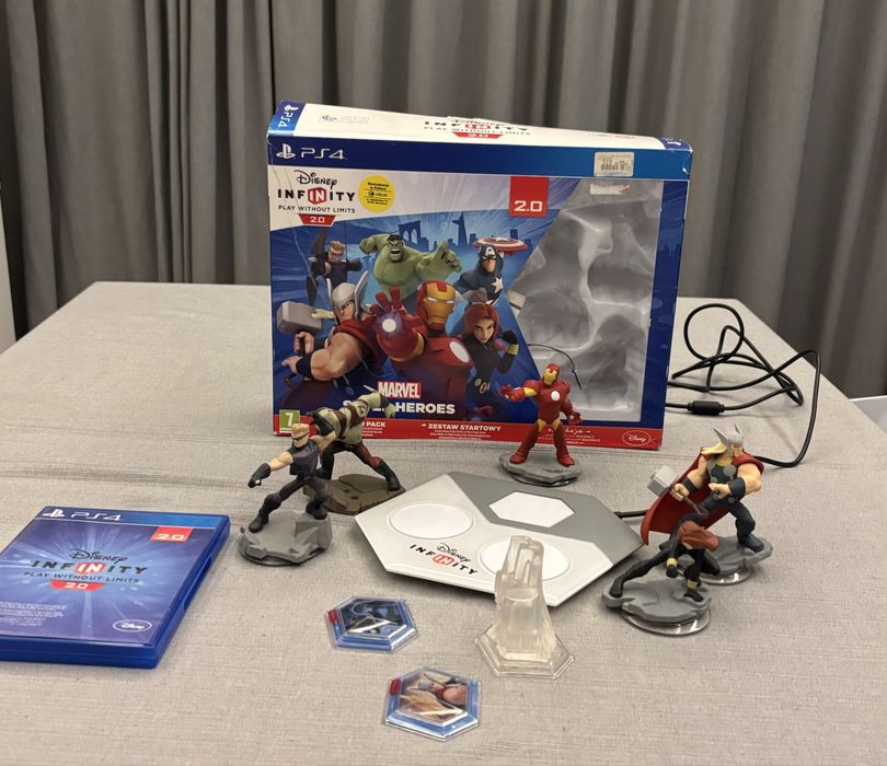 Infinity 2.0 PS4 z dodatkowymi figurkami gratis.