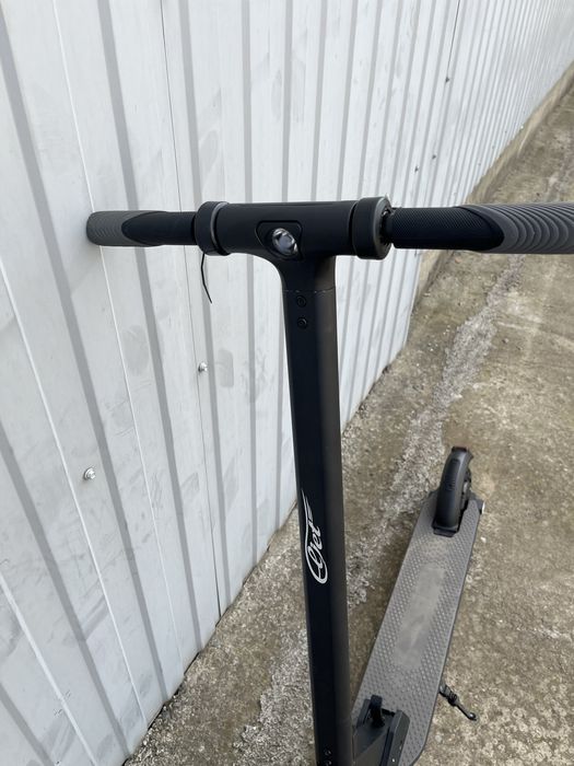 Електросамокат Eljet E-210