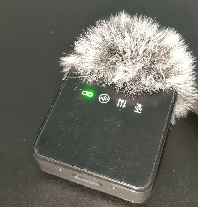 Microfones de lapela com receptor wi-fi