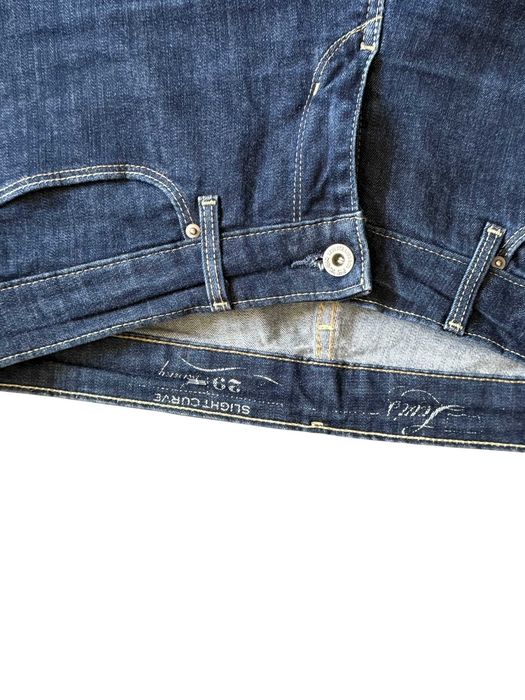 Stylowe damskie dżinsy  Levi's kultowy model Slight Curve W29 L32