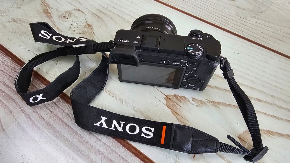 Sony a6300 Kit + Torba | Stan Idealny, Bezlusterkowiec 4K, Komplet