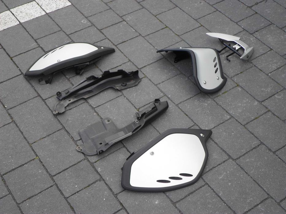 Osłony MT09 Akcesoryjne Owiewki Nakladki mt-09 Szyba 2014r Wysylka