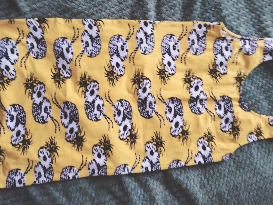 Sukienka letnia w ananasy