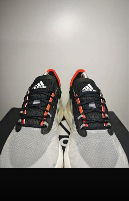 Sapatilhas Adidas Avryn 37 Novas