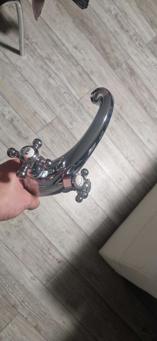 Bateria umywalkowa stojąca Retro