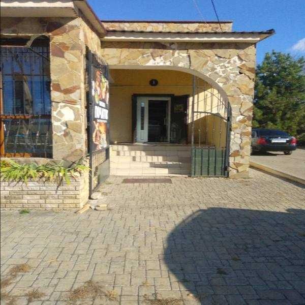 Магазин-бар, загальною площею 231,4 кв.м.