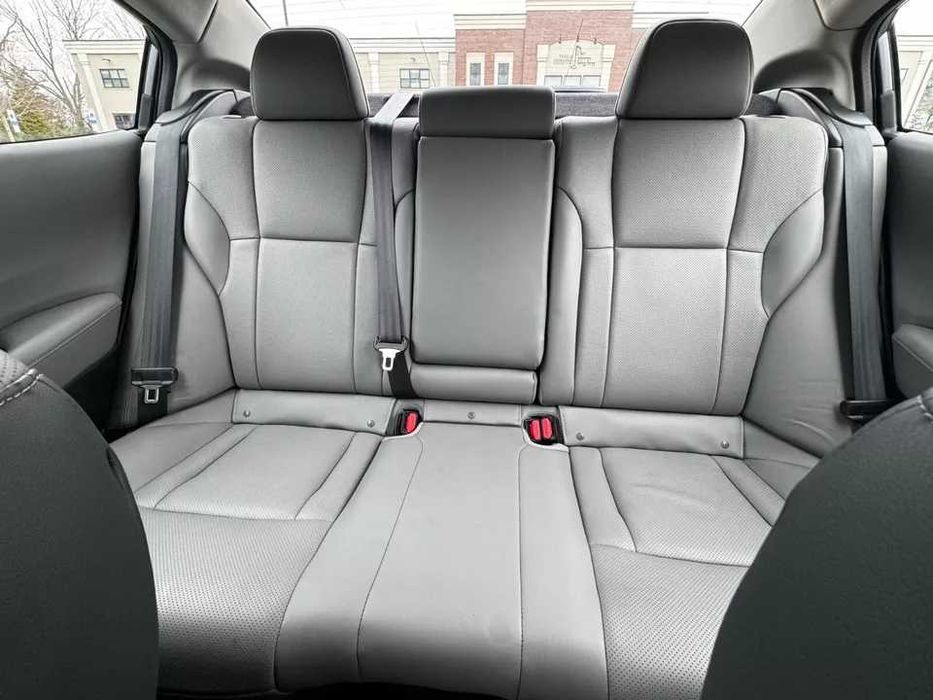 2022 Subaru Legacy LIMITED