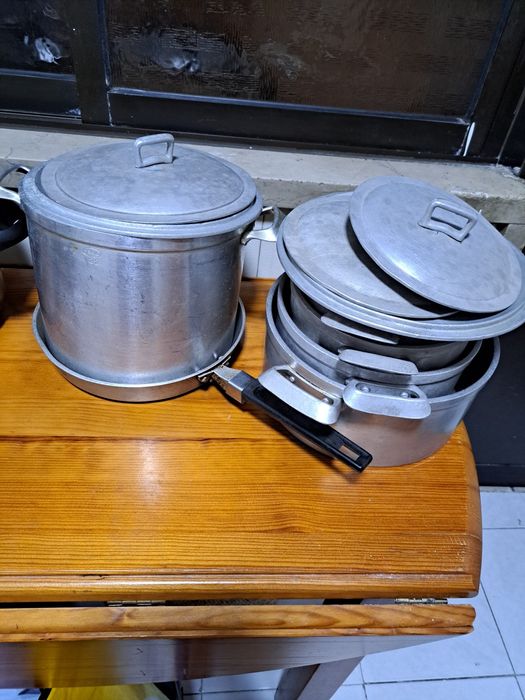 Vendo conjunto de panelas e tachos