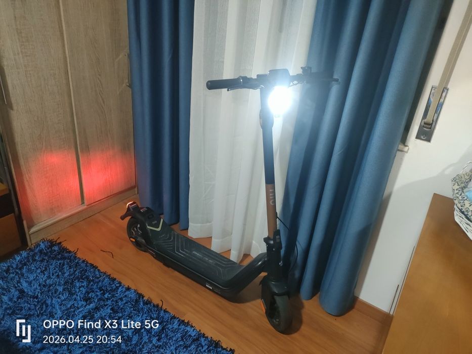 Trotinete NIU KQi3 Pro
niu kqi3 pro especificaciones



+9
A NIU KQi3 Pro é uma trotinete elétrica urbana robusta, caracterizada por uma bateria de 4
