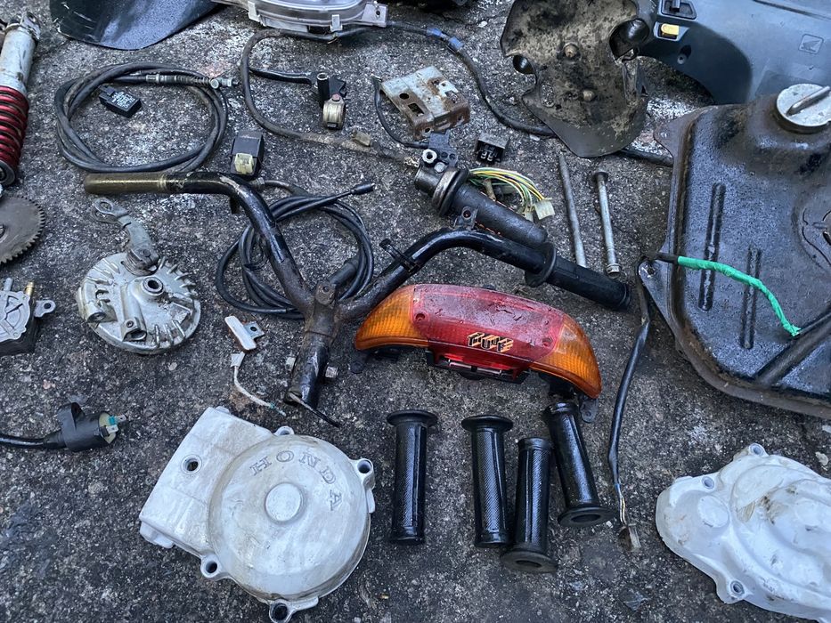 Розборка. Запчастини. Скутер. Пластик Honda. Tact. 30/31