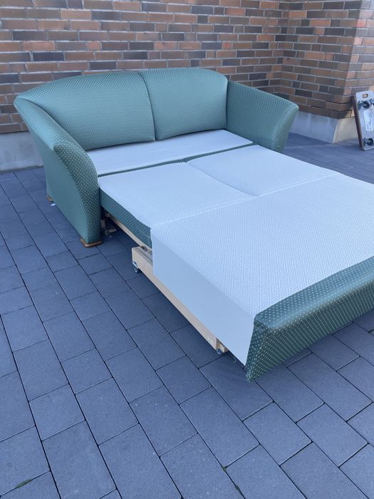 Розкладний диван з тканини