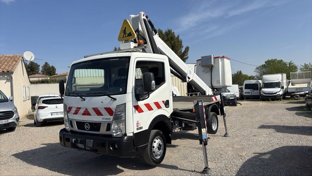 NISSAN CABSTAR 3.0 130cv Grua Cesto de 20M 2020 Apenas 33.000km ##OPORTUNIDADE##