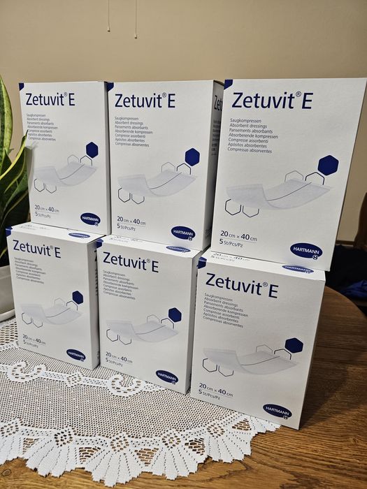 Jałowy opatrunek na rany silnie sączące Zetuvit E 20 cm x 40 cm 5sztuk