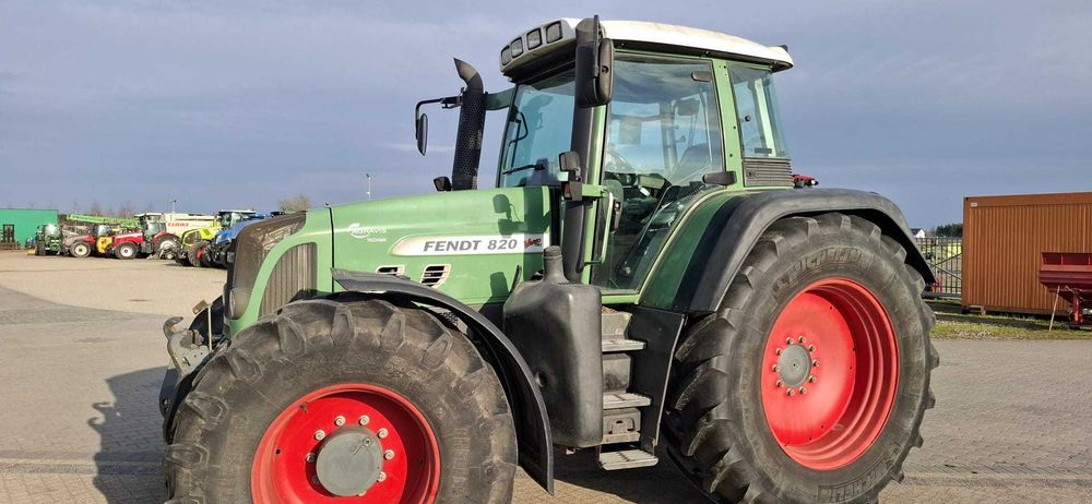Ciągnik Fendt Vario 820