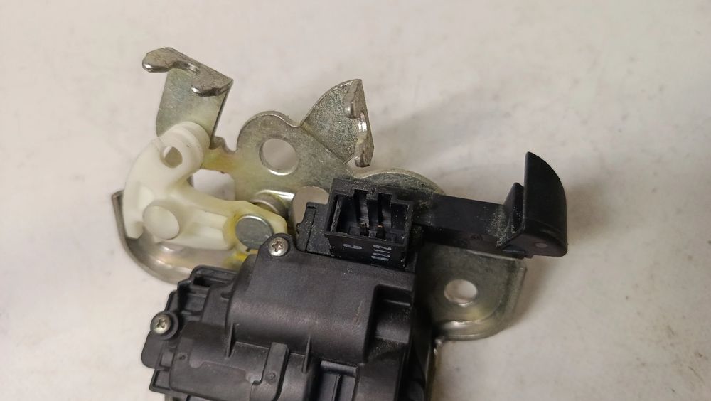 Fechadura / fecho da mala AUDI A3 (8P1)