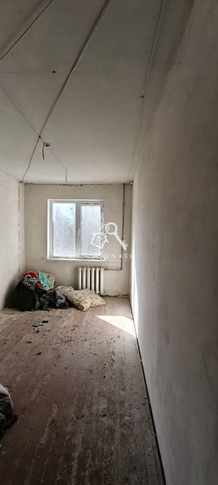 Продаж 3-кімнатної квартири під ремонт на Восході