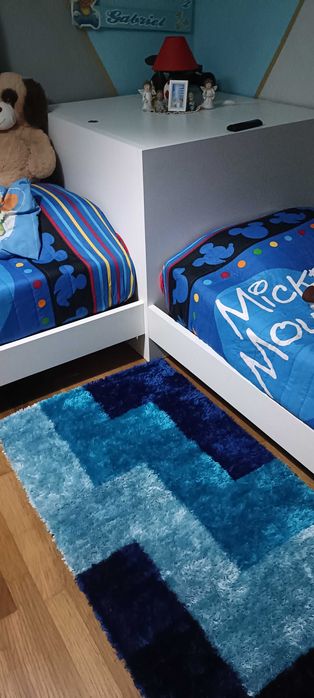 Quarto duplo com roupeiro