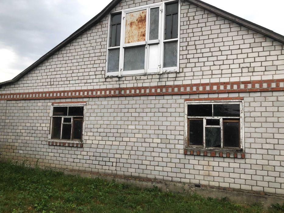 Будинок недобудований в селі