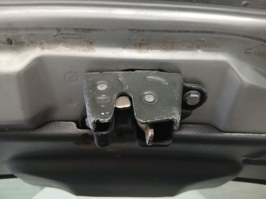 Fechadura / fecho da mala FIAT Punto (176_)