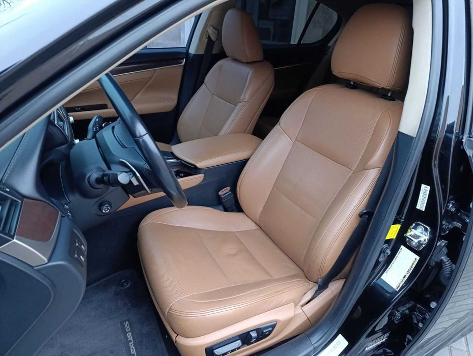 Lexus GS 350 2014 року 3.5 л. /бензин