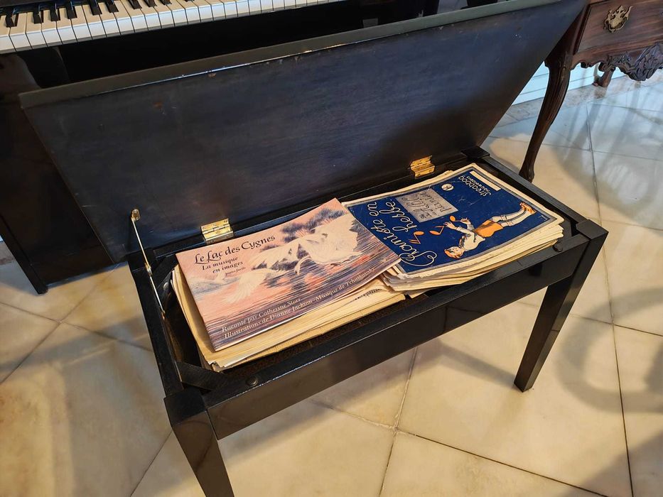 Piano Vertical Kawai K-15 – Muito Bom Estado