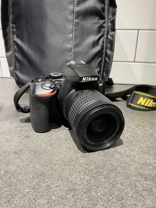 Фотоапарат Nikon D3500, обʼєктив 18-55mm VR + Обʼєктив 70-300mm DX