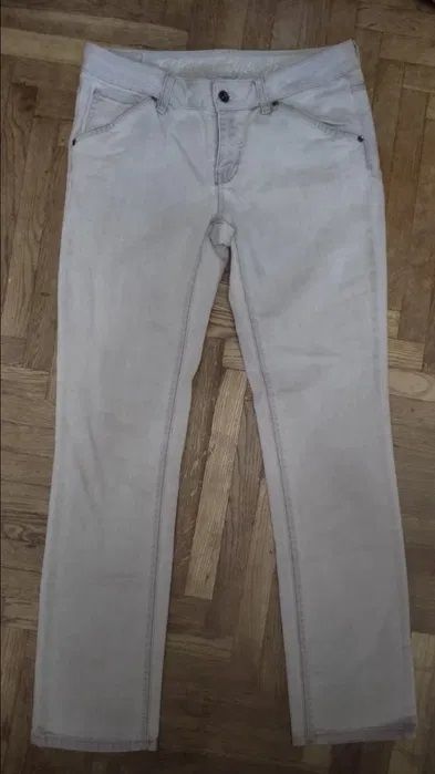 Джинсы на девочку прямые esprit светло серые 44