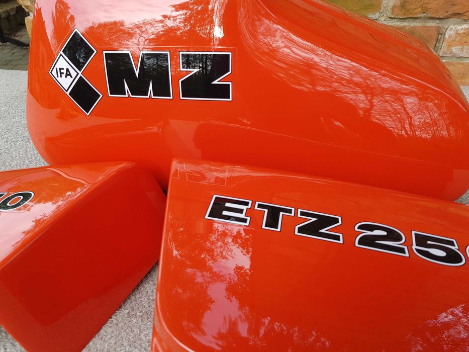 MZ ETZ części zbiornik boczki shl awo wfm romet simson