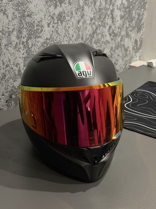 Продам мотошлем AGV K3