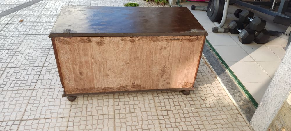 Baú  caixa clássico com boa arrumação