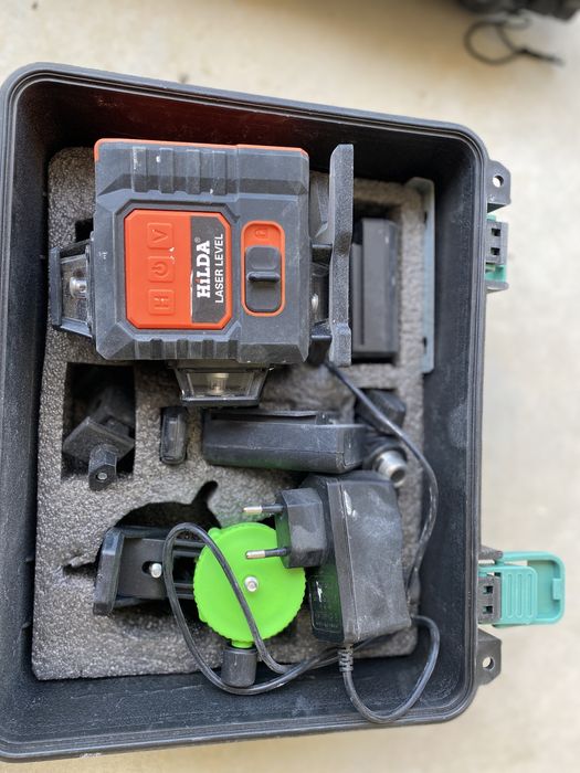 Hilda - poziomica laserowa + stojak