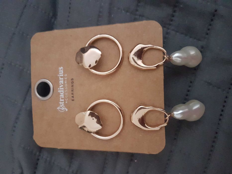 Brincos novos Stradivarius