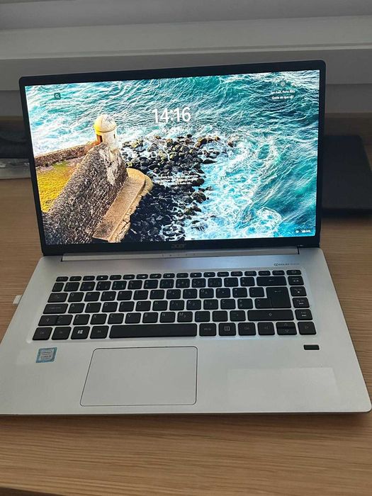 Portátil Acer Swift 5_leve e retroiluminado
