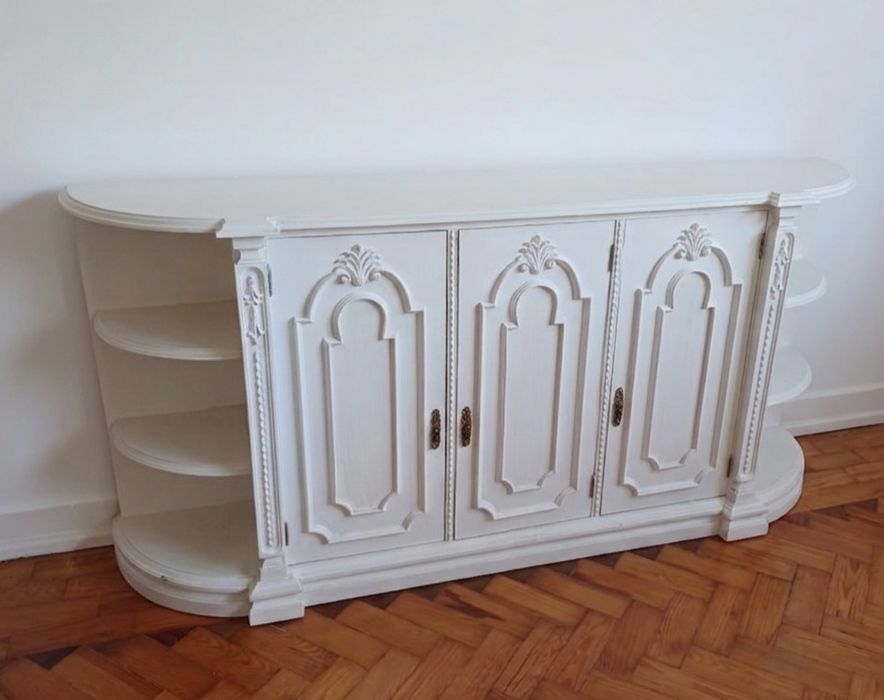 Aparador  vintage restaurado DKP branco