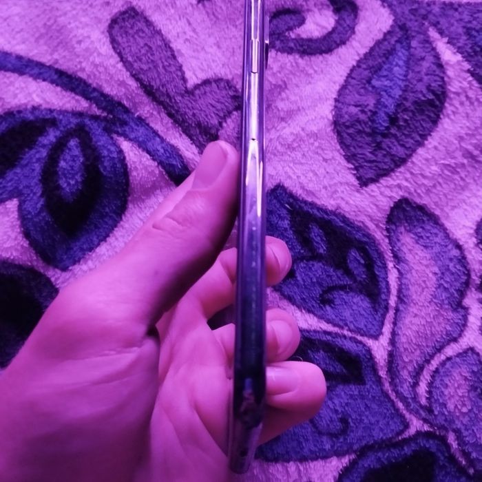 Продам Iphone XS max 512gb