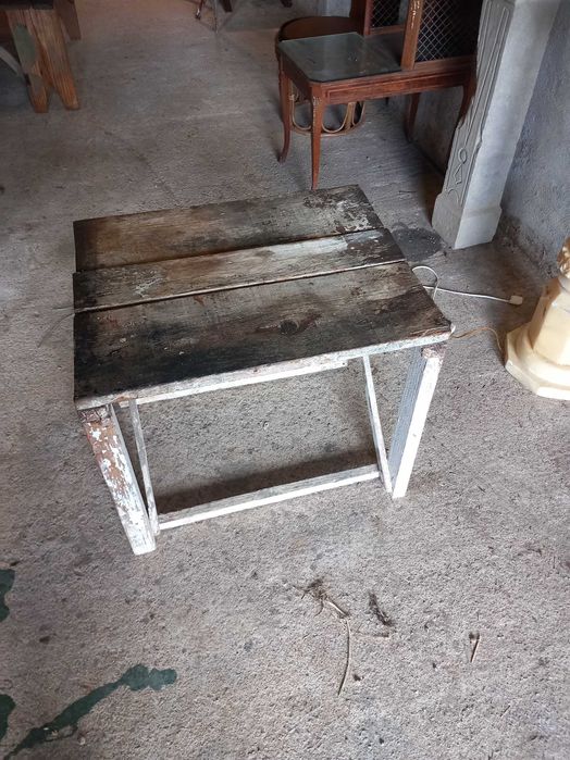 Mesa de trabalho de madeide pinho, antiga, bom estado, estrutura em X