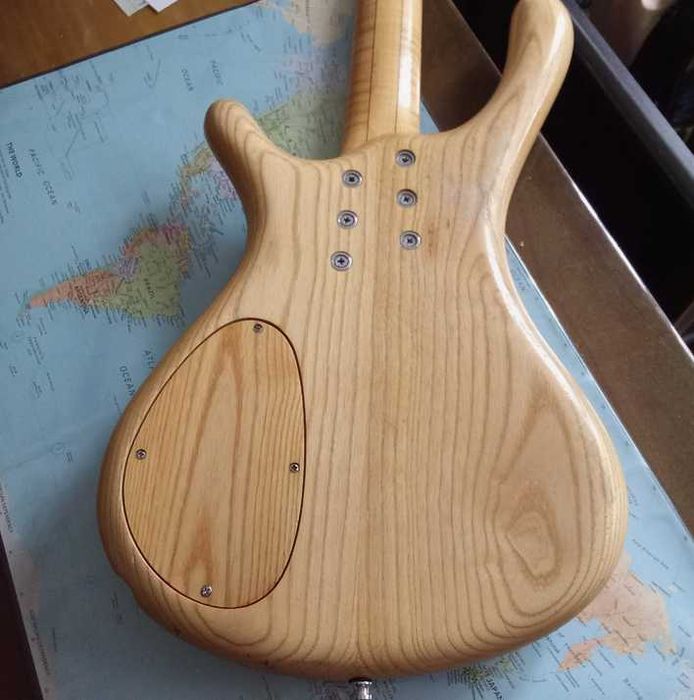 Mayones BE4 gitara basowa jesion , bartolini