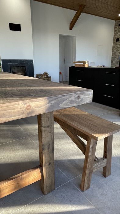 Mesa de madeira aretasanal