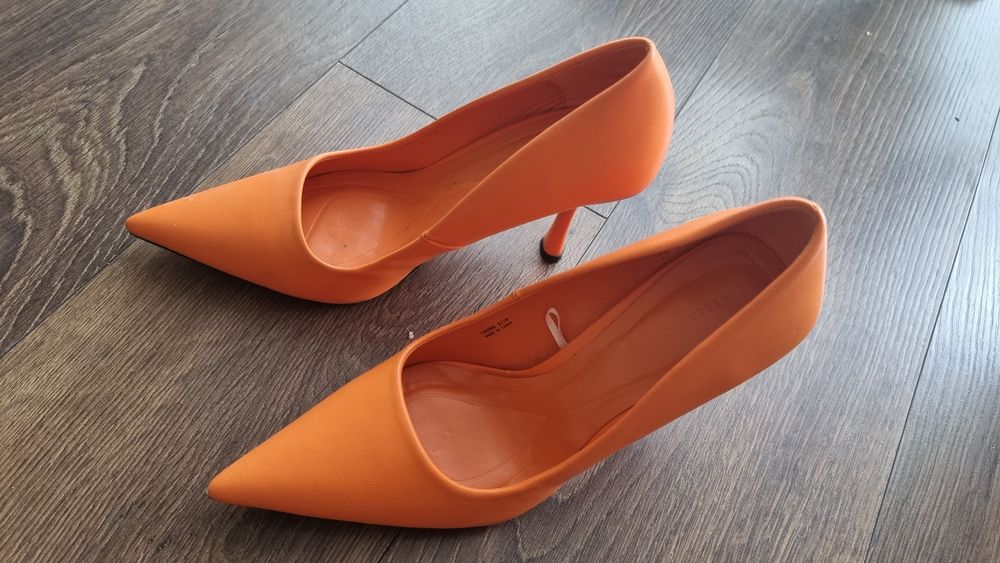 Szpilki 37,5 Reserved