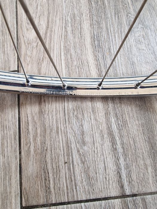 Koło do roweru przednie 28 cali z prądnicą Gazelle