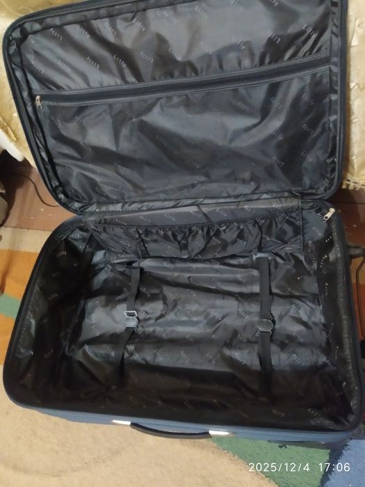 Чемодан 75--45--27(+9см расширитель)