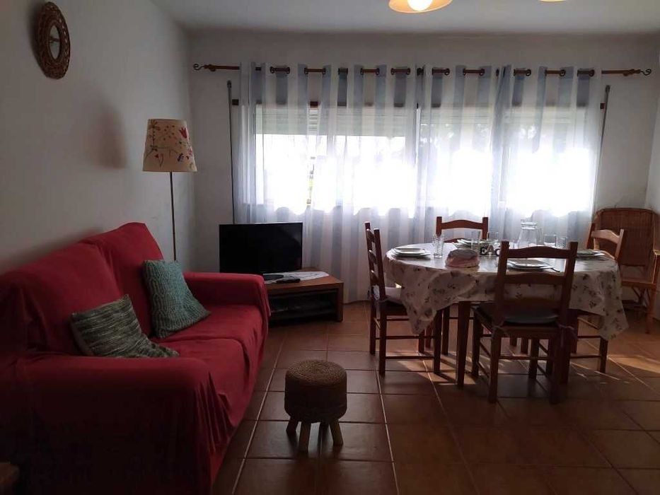 EAR-085 Apartamento T1 a 300 metros da Praia da Lota