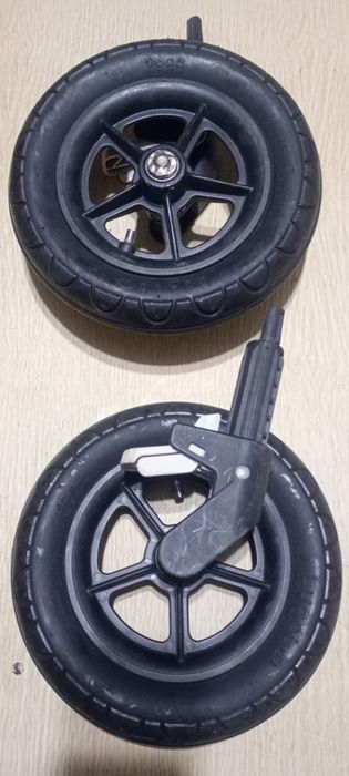 Bugaboo , передні колеса до коляски для снігу та бездоріжжя.