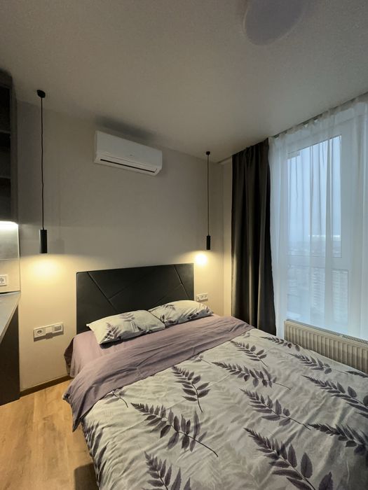 Свободна! Смарт квартира ! Возле метро Харьковская 5 мин , Позняки